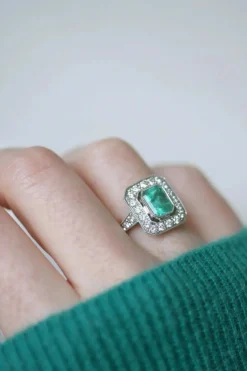 Bague Émeraude Colombienne 2.00 Cts et Diamants Style Art Déco