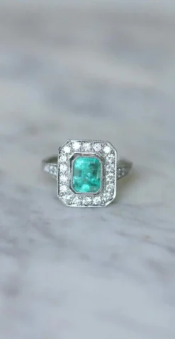 Bague Émeraude Colombienne 2.00 Cts et Diamants Style Art Déco