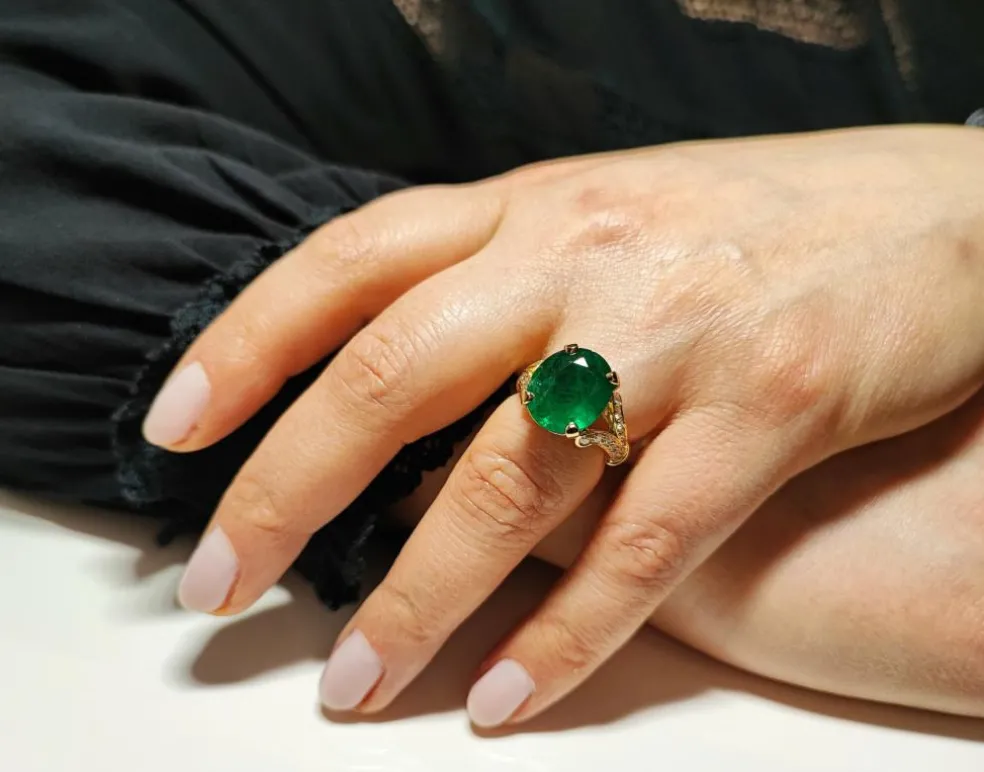 Bague émeraude diamants