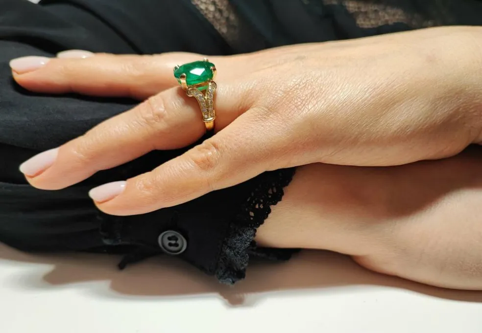 Bague émeraude diamants