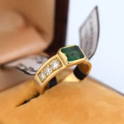 Bague émeraude en or jaune '60
