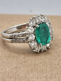 Bague émeraude et diamant en or blanc 18 carats