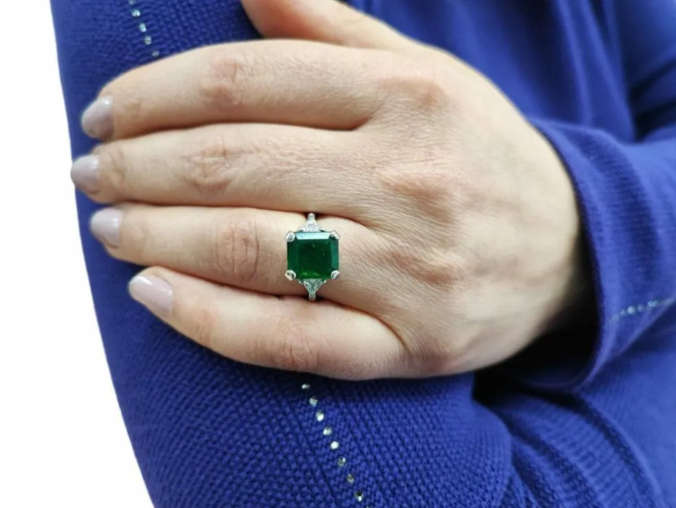 Bague émeraude et diamants