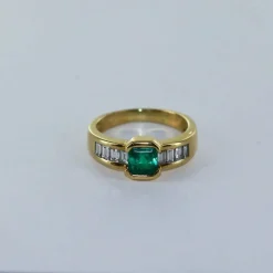 Bague émeraude et diamants