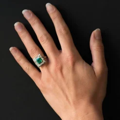Bague émeraude et diamants baguettes