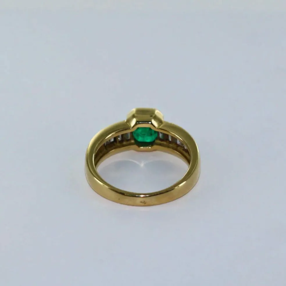 Bague émeraude et diamants