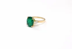 Bague émeraude et diamants poires