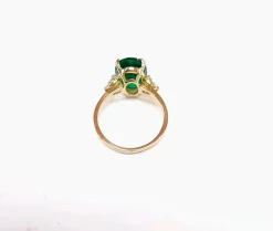 Bague émeraude et diamants poires