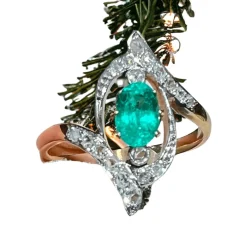 Bague émeraude et "roses"diamants, fin XIX ème