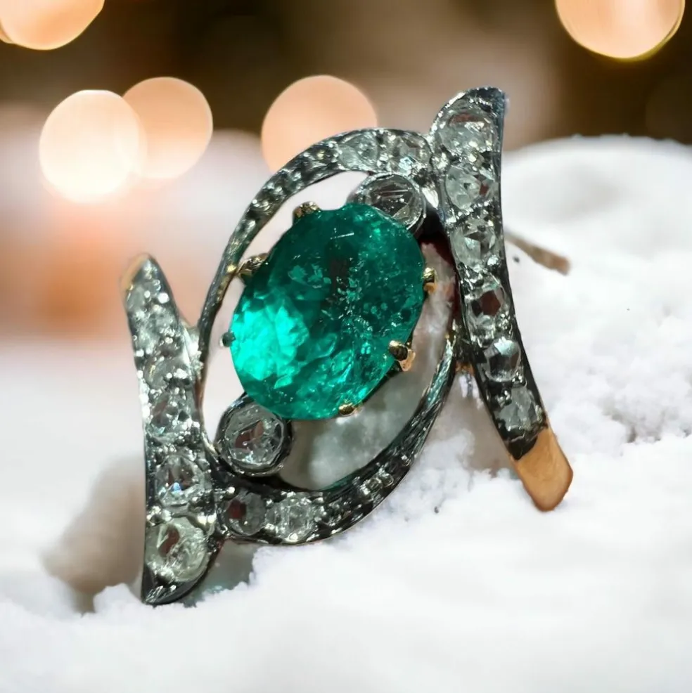Bague émeraude et "roses"diamants, fin XIX ème
