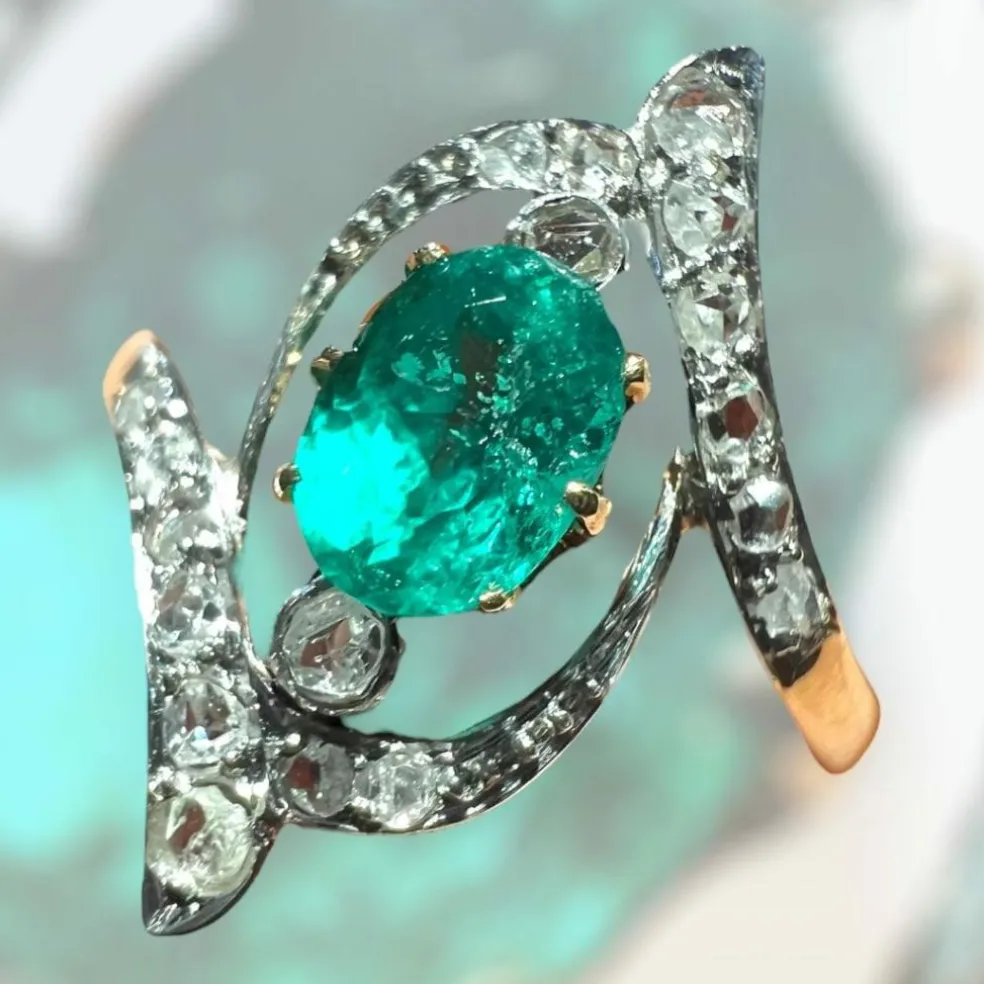 Bague émeraude et "roses"diamants, fin XIX ème