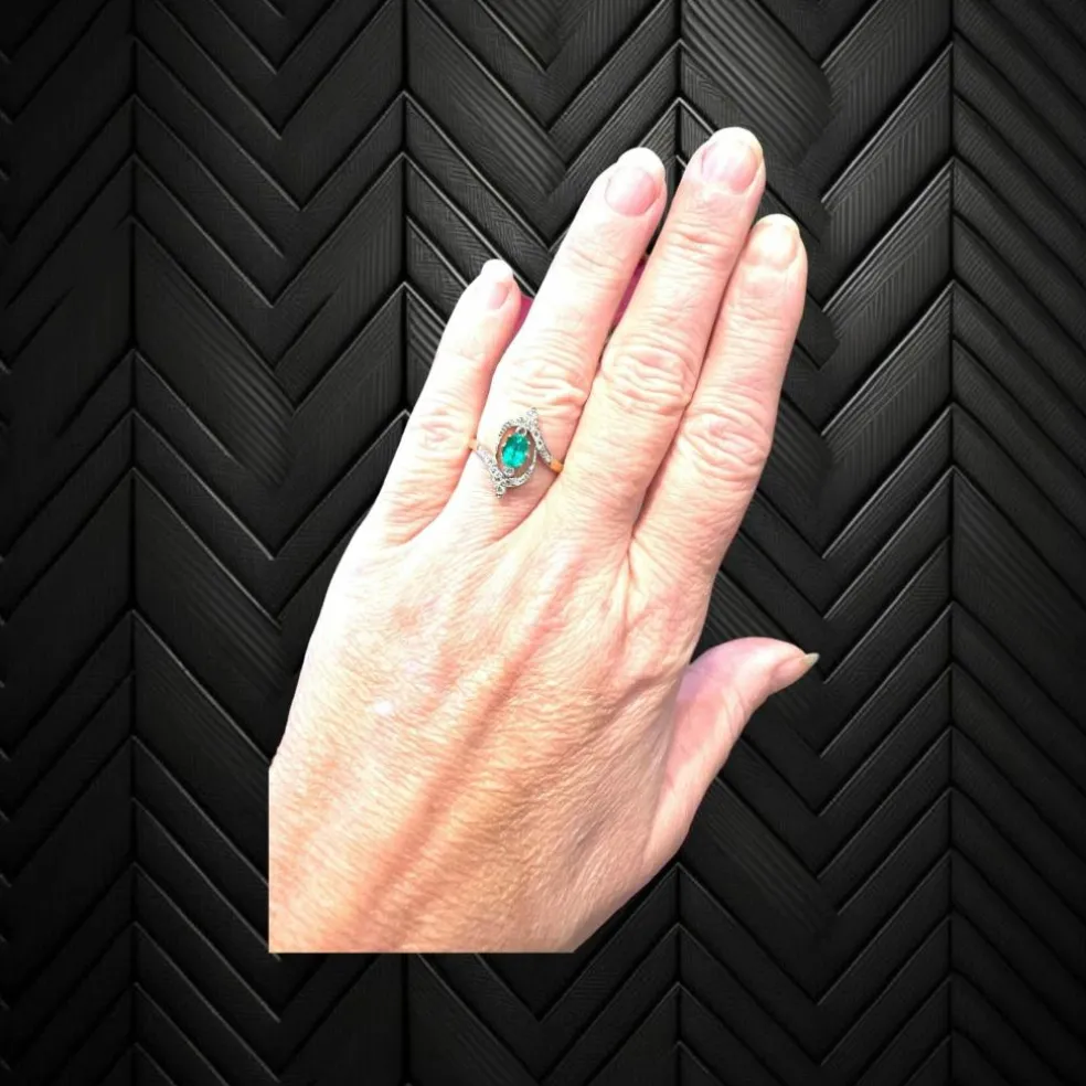 Bague émeraude et "roses"diamants, fin XIX ème