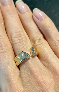 Bague moderne deux ors diamant triangle VS