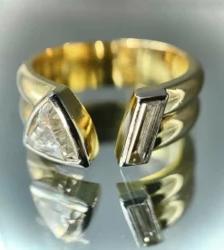 Bague moderne deux ors diamant triangle VS