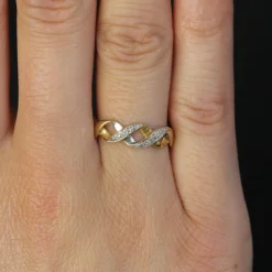Bague moderne diamants 2 ors entrelacés
