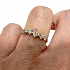 Bague moderne du 21e siècle en or 18 ct avec diamants