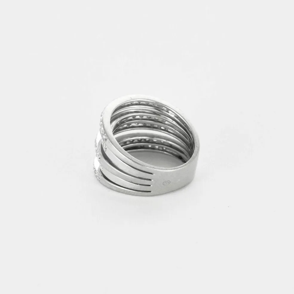 Bague moderne or blanc et diamants