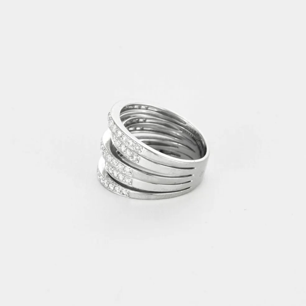 Bague moderne or blanc et diamants
