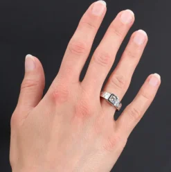 Bague moderniste diamants or blanc