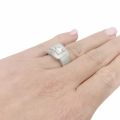 Bague moderniste en or blanc, diamant.
