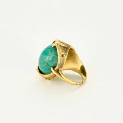 Bague moderniste en or jaune et amazonite