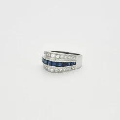 Bague Moderniste Or blanc Saphirs Diamants