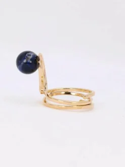 Bague moderniste or jaune sodalite