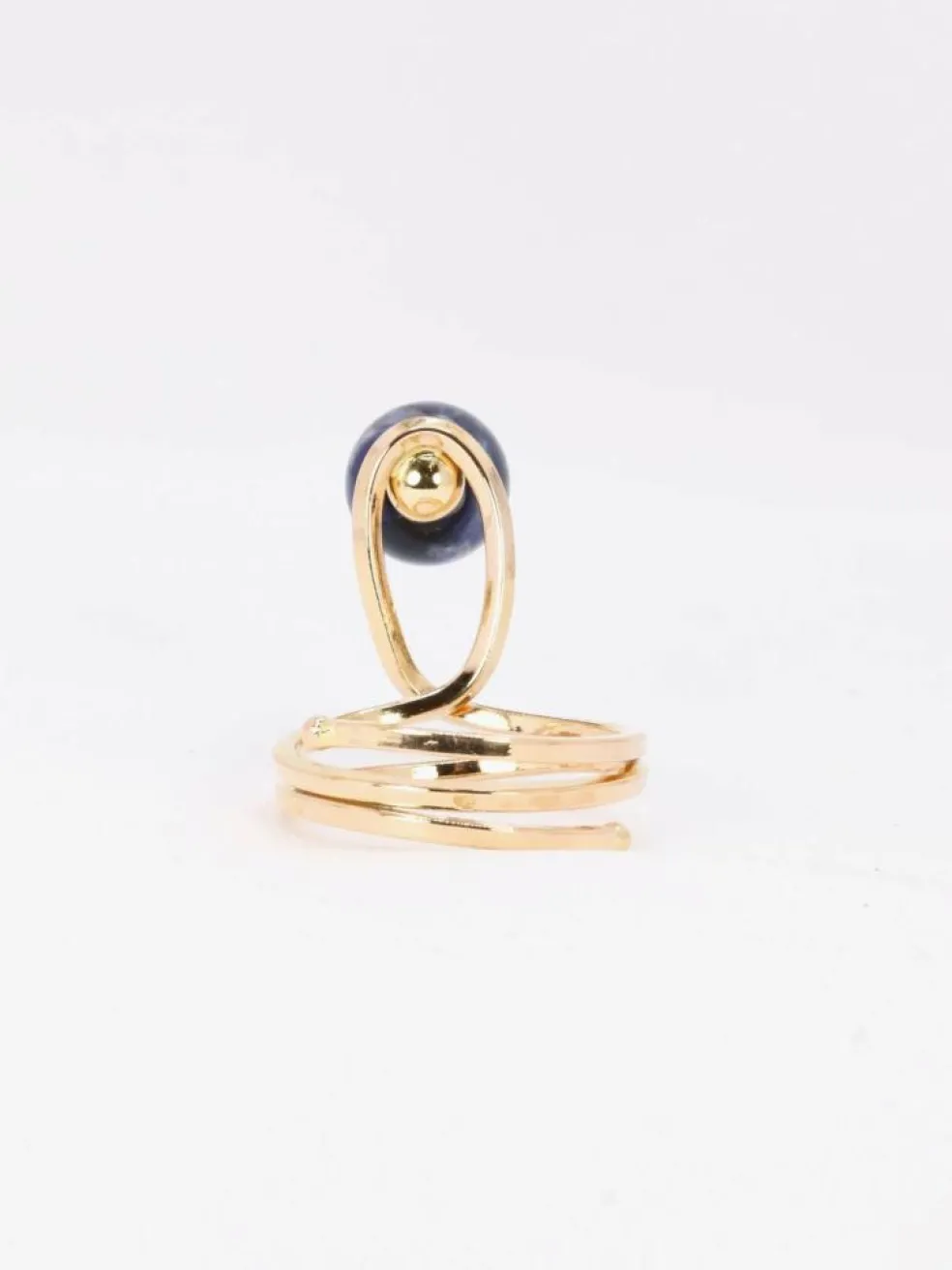 Bague moderniste or jaune sodalite