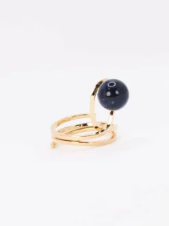 Bague moderniste or jaune sodalite