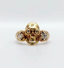 Bague momento mori antique or jaune 14k tête de mort et diamants taille anciennes