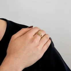 Bague motif floral or jaune et diamant