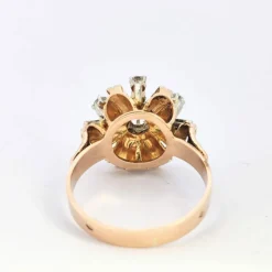 Bague motifs floraux en or rose et diamants