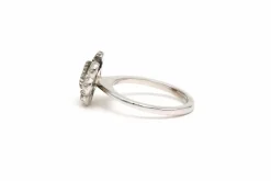 Bague Napoléon III en or blanc 18 carats et argent sertie de diamants 