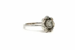 Bague Napoléon III en or blanc 18 carats et argent sertie de diamants 