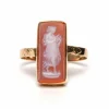 Bague Napoléon III en or jaune sertie d'un camée (agate)