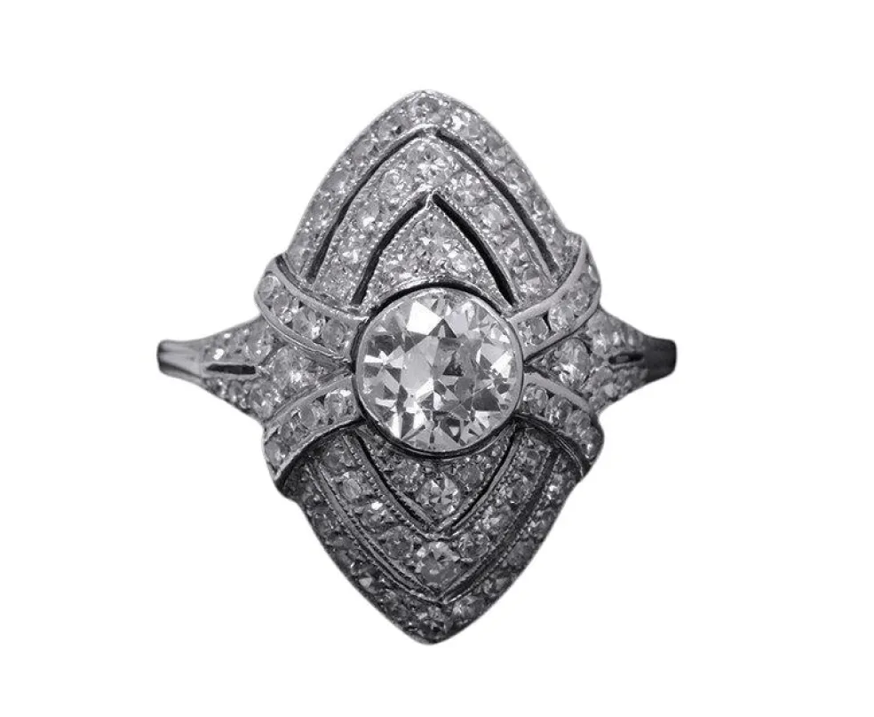 Bague navette en platine et diamants Art Déco