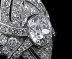 Bague navette en platine et diamants Art Déco