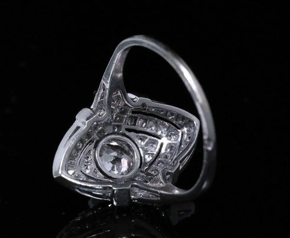 Bague navette en platine et diamants Art Déco
