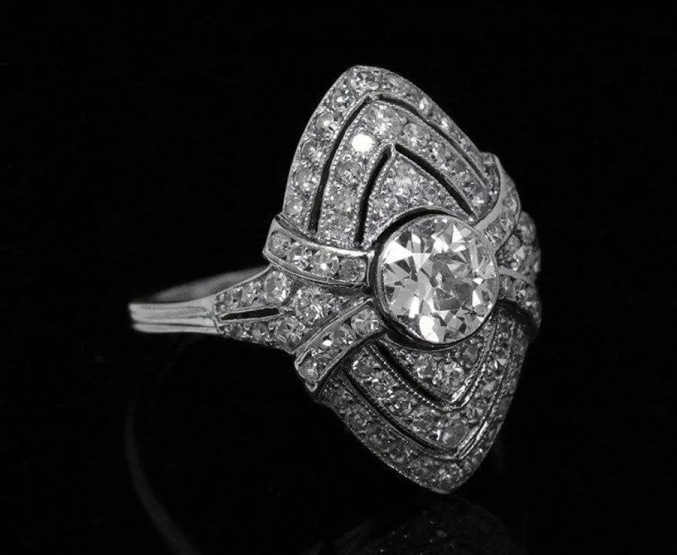 Bague navette en platine et diamants Art Déco
