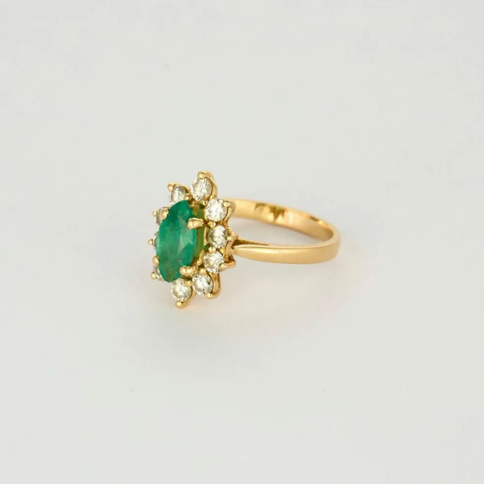 Bague navette, or jaune, diamants et émeraude