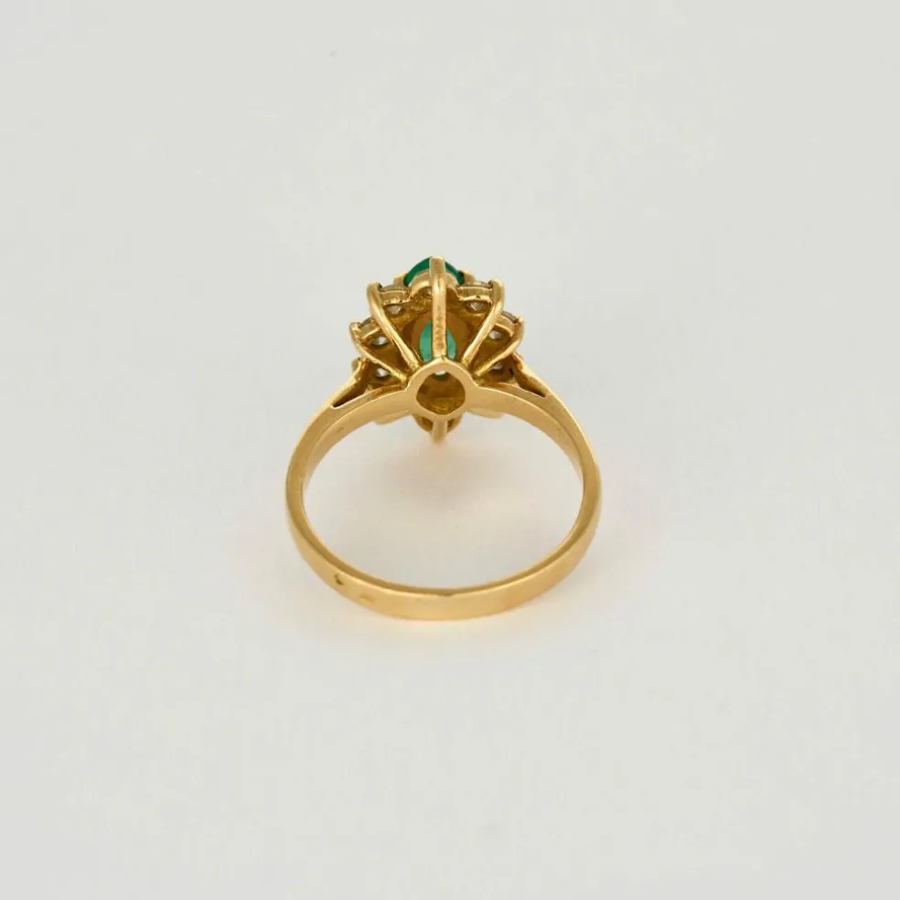 Bague navette, or jaune, diamants et émeraude