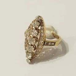 Bague navette or jaune et diamants anciens