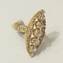 Bague navette or jaune et diamants anciens