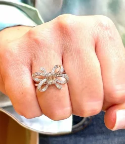Bague Noeud en or blanc diamants