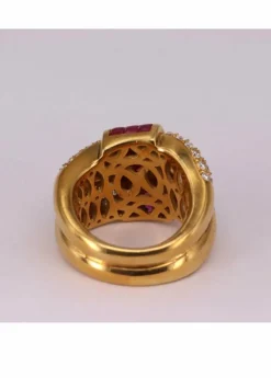 Bague ondulée Or jaune Rubis et Diamants