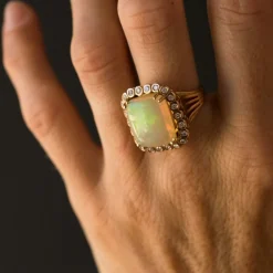 Bague opale et diamants vintage