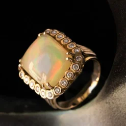 Bague opale et diamants vintage
