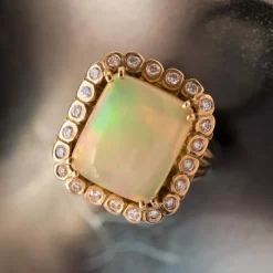 Bague opale et diamants vintage