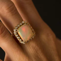 Bague opale et diamants vintage
