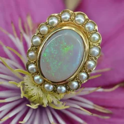 Bague opale et perles sur or jaune